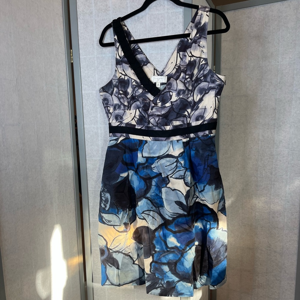 Floral Blue V-Neck Sleeveless Dress